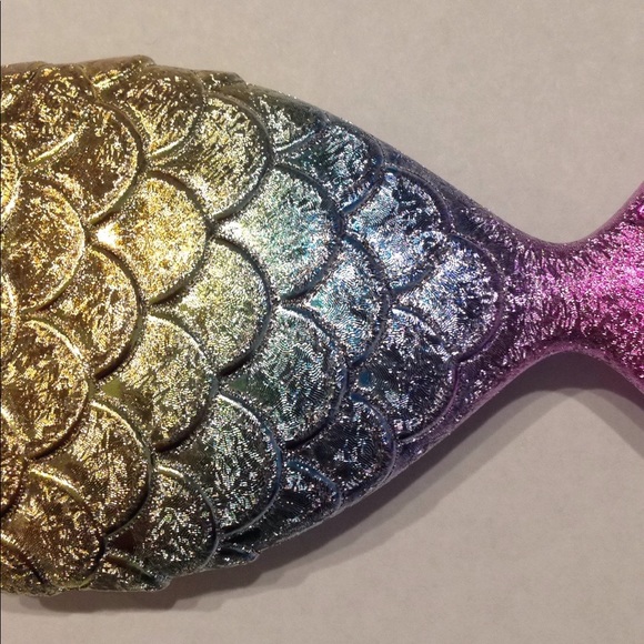 SOLD!!! Mermaid Blush Brush!! ๐ ๐๐ฌ - Picture 5 of 6